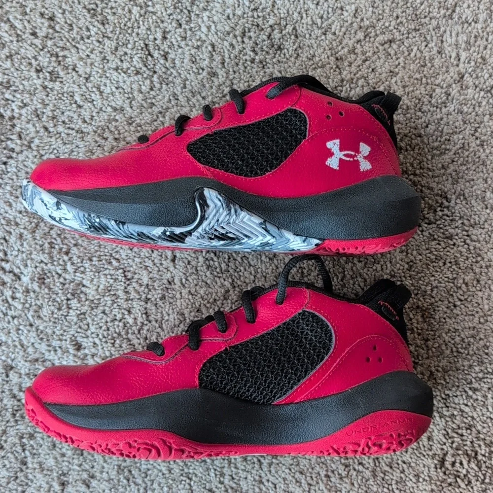 Under Armour Youth Basketball Shoes - Picture 6 of 11